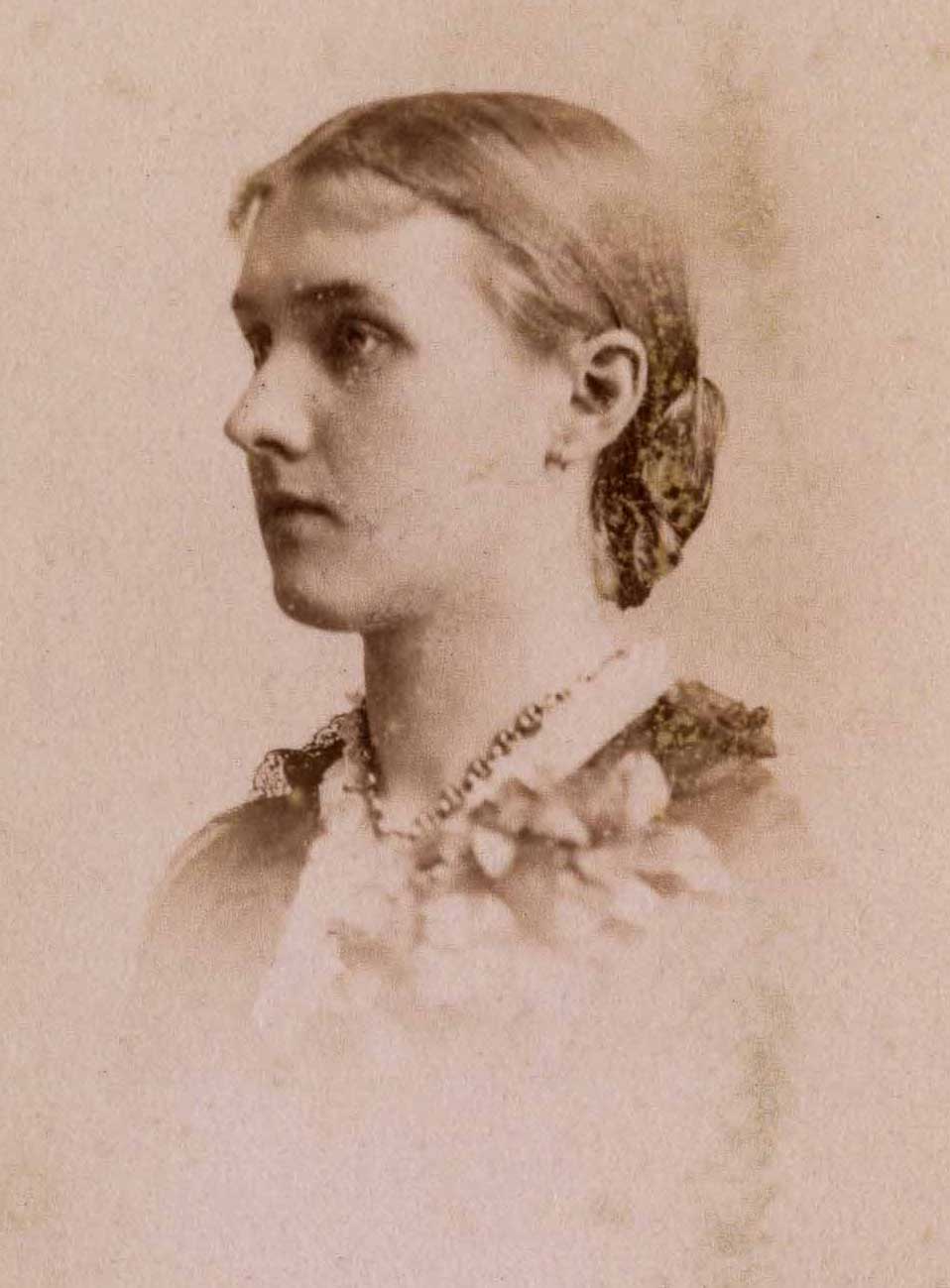 Florence Culbertson née Schütz - wife of John Culbertson & mother of John Murray, Robert Bryan & Heather Culbertson 